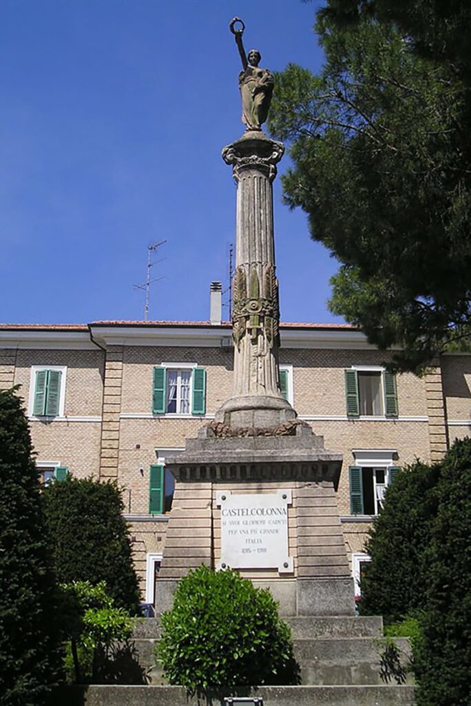 Monumento ai caduti di Castel Colonna